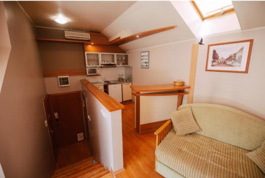 Car Royal Apartments And Rooms Novi Sad Exterior photo